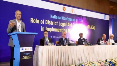 এক টাকা অনুদান না পেলেও লিগ্যাল এইডের কাজ চালিয়ে যাব : আইন উপদেষ্টা