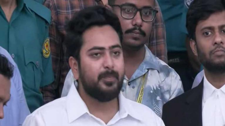 শেখ হাসিনাকে ফিরিয়ে এনে বিচারের মুখোমুখি করা সরকারের নৈতিক-আইনি দায়িত্ব: নাহিদ