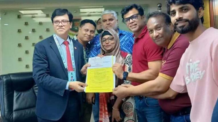 নির্বাচকের চাকরি ছেড়ে বিসিবি নির্বাচনের মনোনয়ন কিনলেন রাজ্জাক