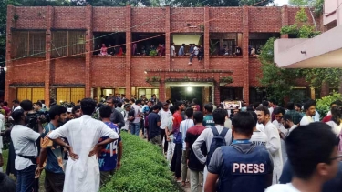 জাকসু: ফলাফলে বিলম্ব, অপেক্ষা যেন ফুরায় না!