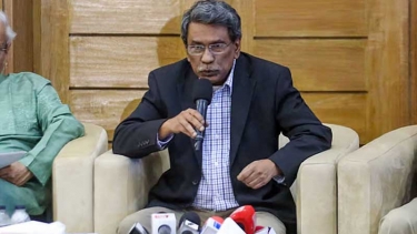 সংস্কার প্রক্রিয়ায় সাফল্যের ওপরই নির্ভর করবে আগামীর বাংলাদেশ : আলী রীয়াজ