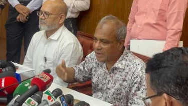 দুর্গাপূজা ঘিরে নাশকতার শঙ্কা নেই : স্বরাষ্ট্র উপদেষ্টা