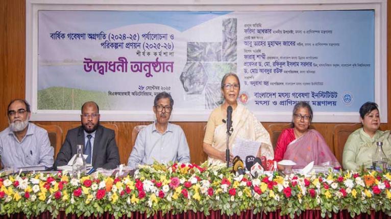 মৎস্য সম্পদ রক্ষায় সমুদ্রে অতিআহরণ নিয়ন্ত্রণে বিধিবদ্ধ পদক্ষেপ নেবে সরকার - মৎস্য উপদেষ্টা