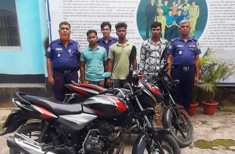 ইসলামপুরে ২ চোরাই মোটরসাইকেল উদ্ধার, চোর চক্রের ৩ সদস্য গ্রেফতার