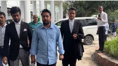 শেখ হাসিনার মামলায় সাক্ষ্য দিতে ট্রাইব্যুনালে নাহিদ ইসলাম