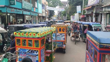 জামালপুরের ইসলামপুরে যানজটের দুর্ভোগে সাধারণ মানুষ
