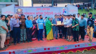 জামালপুর জেলা প্রশাসক গোল্ডকাপে চ্যাম্পিয়ন জামালপুর পৌরসভা