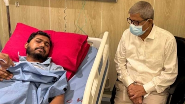 নুরকে দেখতে হাসপাতালে মির্জা ফখরুল