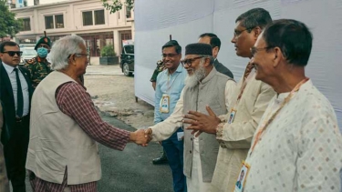 প্রধান উপদেষ্টার ঢাকেশ্বরী মন্দির পরিদর্শন