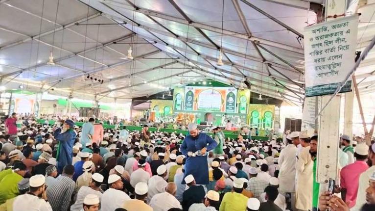 চট্টগ্রামে জশনে জুলুসে পদদলিত হয়ে প্রাণ গেল ২ জনের