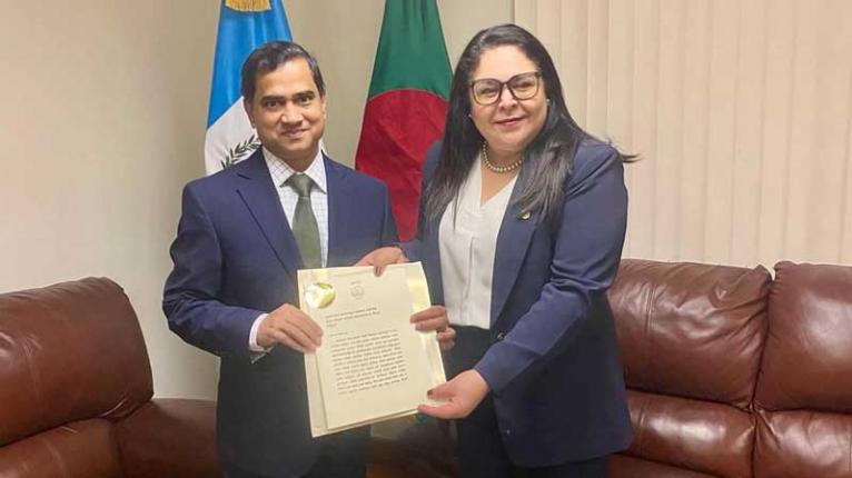 গুয়াতেমালার উপ-পররাষ্ট্র মন্ত্রীর কাছে রাষ্ট্রদূত আনসারীর পরিচয়পত্র পেশ