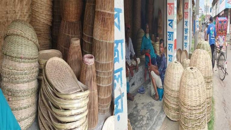 ইসলামপুরে বিলুপ্তির পথে বাঁশ ও বেতশিল্প