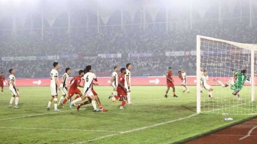 লড়াই করে হংকংয়ের বিপক্ষে বাংলাদেশের হার