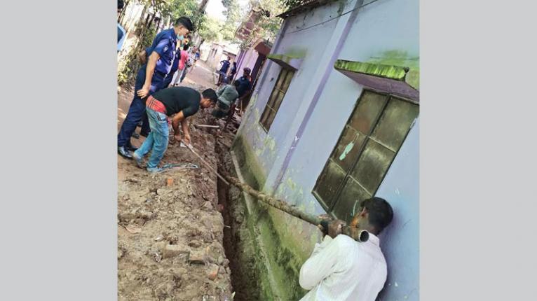 সাভারে অবৈধ গ্যাস সংযোগ বিচ্ছিন্নে অভিযান