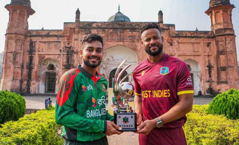 ঐতিহাসিক লালবাগ কেল্লায় ওয়ানডে সিরিজের ট্রফি উন্মোচন