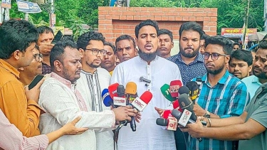 ক্ষমতা হস্তান্তরের মধ্য দিয়ে উপদেষ্টাদের দায়মুক্তি সম্ভব নয়: আখতার
