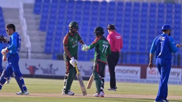 আফগানদের ২২২ রানের লক্ষ্য দিলো বাংলাদেশ