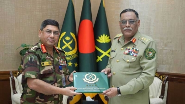 সেনাপ্রধানের সঙ্গে পাকিস্তানের যৌথ বাহিনীর চেয়ারম্যানের সাক্ষাৎ