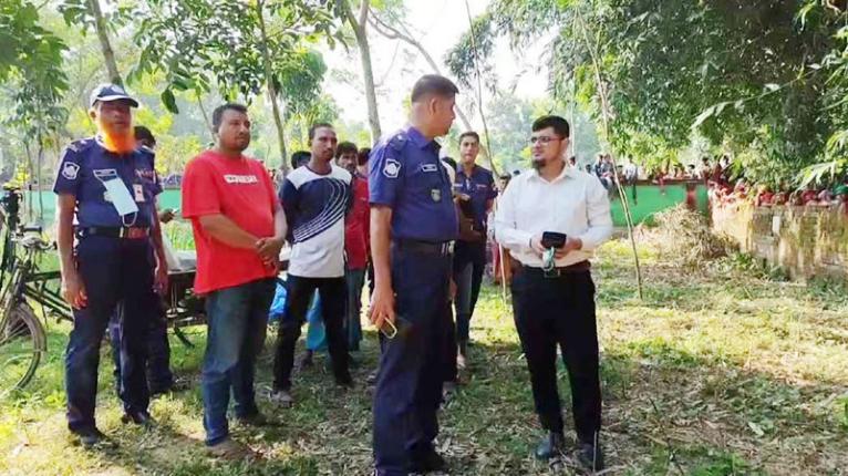 চুয়াডাঙ্গায় অ্যালকোহল পানে মৃত্যু, কবর থেকে চারজনের মরদেহ উত্তোলন