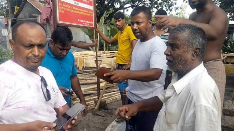 সরিষাবাড়ীতে সাংবাদিকের ওপর হামলা, “ঠ্যাং কেটে ফেলার হুমকি- দুই সাংবাদিক লাঞ্ছিত
