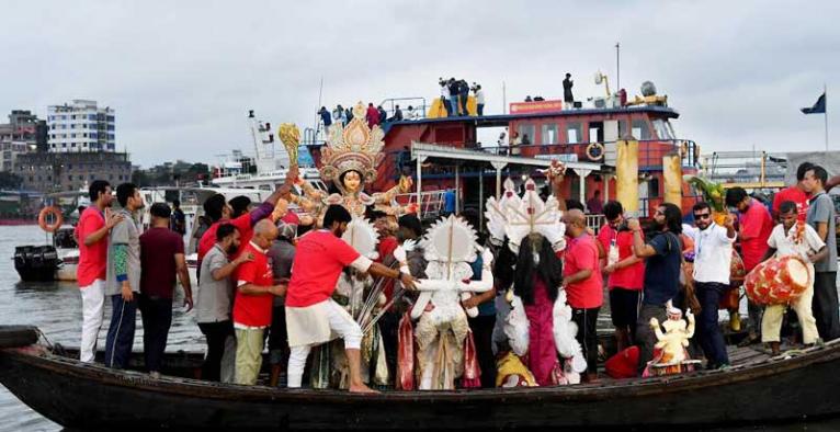 বিসর্জনে শেষ হলো দুর্গোৎসব