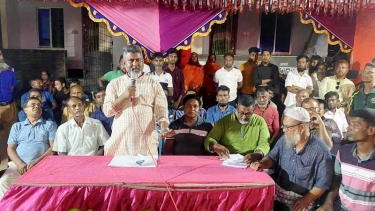 নওগাঁয় পূজামণ্ডপ পরিদর্শন করলেন কৃষকদল নেতা ফজলে হুদা