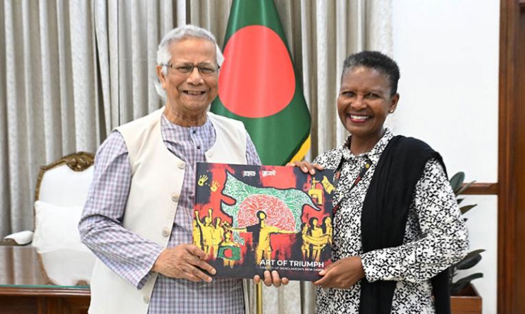 প্রধান উপদেষ্টার সঙ্গে আন্তর্জাতিক মানবাধিকার সংস্থা এফআইডিএইচের সভাপতির বৈঠক