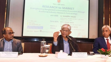 গবেষণা, উদ্ভাবন ও শিল্পের মধ্যে আমাদের সেতুবন্ধন গড়ে তুলতে হবে: অর্থ উপদেষ্টা