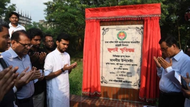 ওসমানী উদ্যানে ‘জুলাই স্মৃতিস্তম্ভ’র ভিত্তিপ্রস্তর স্থাপন
