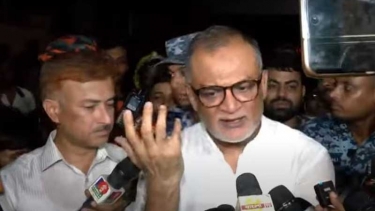 বিমানবন্দরের অগ্নিকাণ্ডস্থল পরিদর্শনে বশির, দ্রুত ফ্লাইট চলাচল পুনরায় শুরুর আশ্বাস