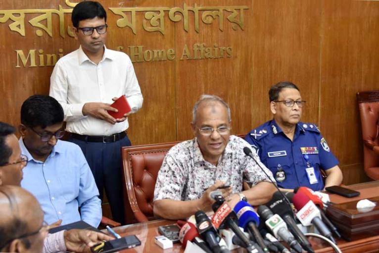 শাহজালাল বিমানবন্দরে শিগগিরই ই-গেট চালু করা হবে : স্বরাষ্ট্র উপদেষ্টা