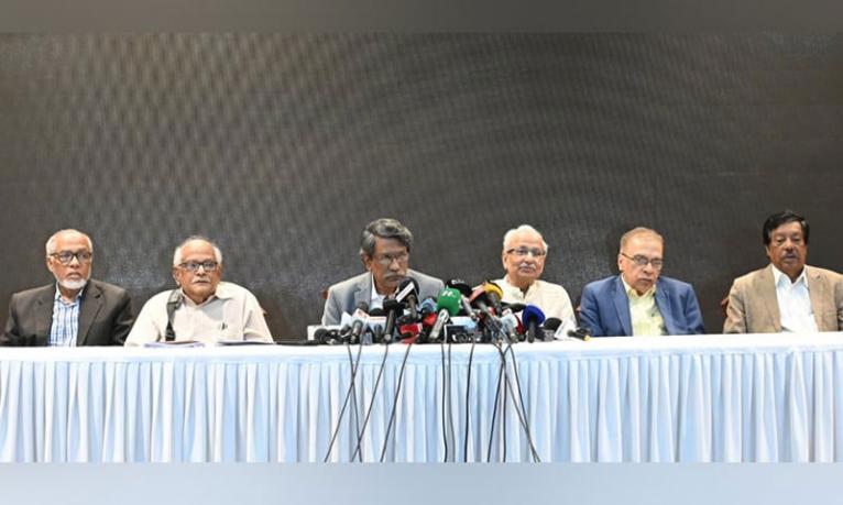 নির্বাচিত প্রতিনিধিরা গণতান্ত্রিক বাংলাদেশের অগ্রযাত্রায় ভূমিকা রাখবেন: অধ্যাপক আলী রীয়াজ