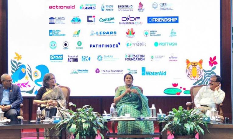 জলবায়ু পরিবর্তনের ক্ষতি টাকায় পুষিয়ে নেওয়া সম্ভব নয়: পরিবেশ উপদেষ্টা