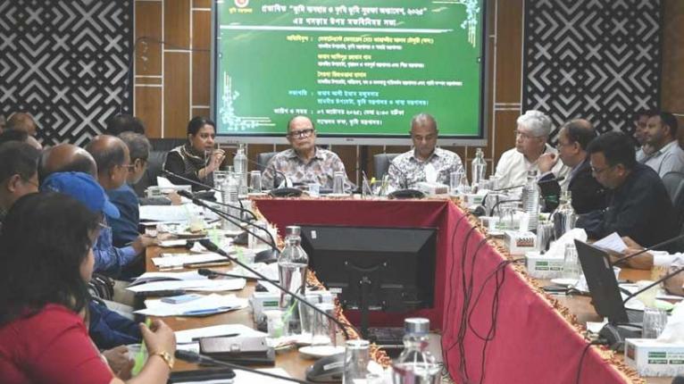 কৃষিজমি শুধু উৎপাদনের ক্ষেত্র নয়, এটি আমাদের জীবিকা, সংস্কৃতি ও অর্থনীতির প্রাণ - ভূমি উপদেষ্টা