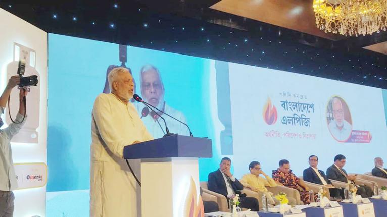 এলপিজি সিলিন্ডার ১ হাজার টাকার মধ্যে হওয়া উচিত : জ্বালানি উপদেষ্টা
