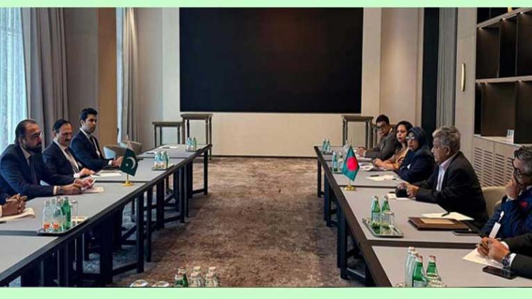 বাংলাদেশ ও পাকিস্তানের মধ্যে দ্বিপাক্ষিক সহযোগিতা জোরদারের আহ্বান শ্রম উপদেষ্টার