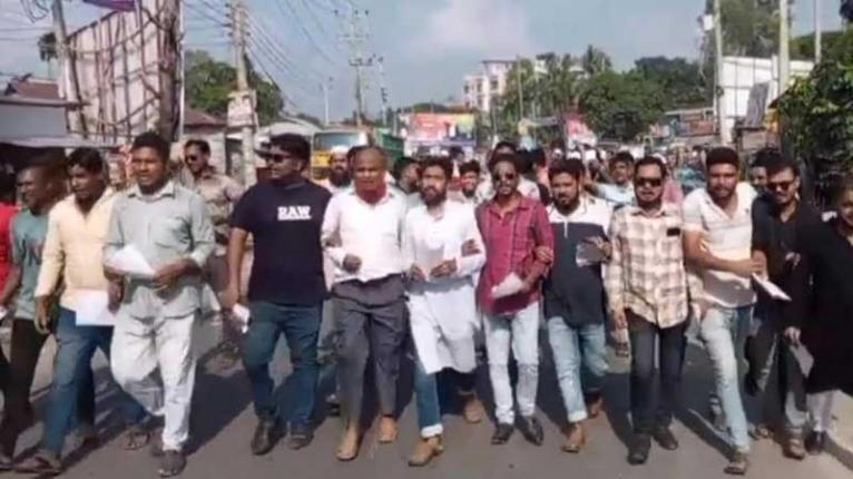 জামালপুরে ৩১ দফা দাবিতে যুবদলের লিফলেট বিতরণ।