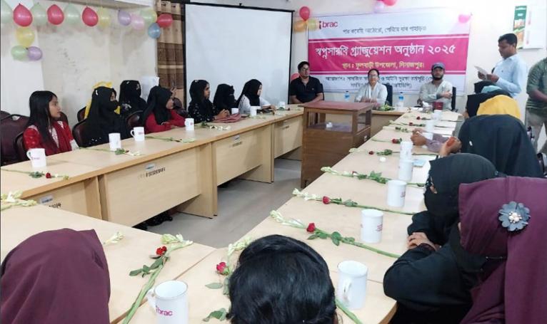 কিশোরীর পণ ‘‘পার করেছি আঠারো, পেরিয়ে যাব পাহাড়ও’’