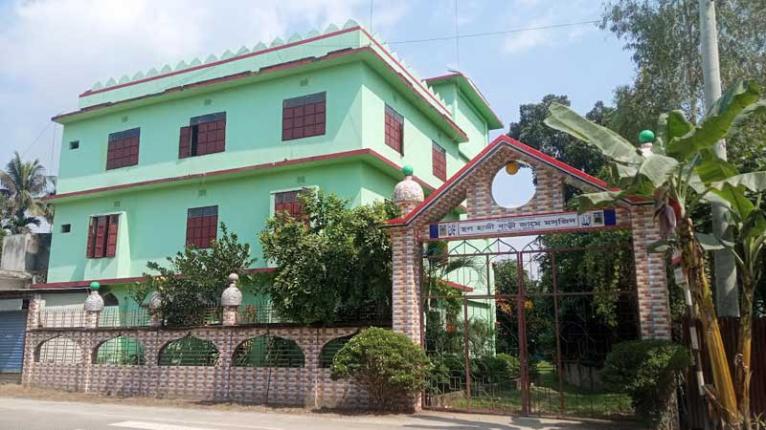 জামালপুরে চাঁদা না পেয়ে ২৯ দিন ধরে মাদ্রাসা বন্ধ, স্থানীয় যুবকের বিরুদ্ধে অভিযোগ