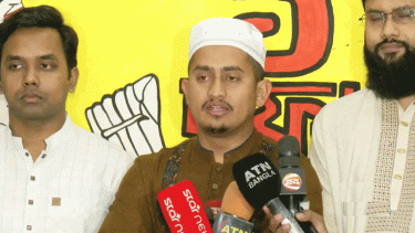 নির্বাচনের আগেই হাসিনাকে দেশে এনে ফাঁসি দিতে হবে : সারজিস