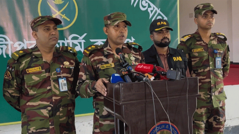 গাজীপুরে যৌথ অভিযানে সন্ত্রাসী গ্রেফতার নিয়ে অপপ্রচার, সেনাবাহিনীর সতর্কতা