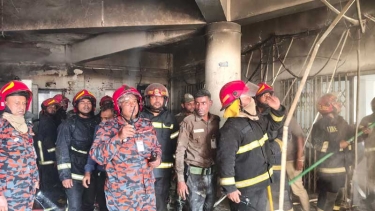 শাহবাগে বাংলাদেশ মেডিকেল হাসপাতালে আগুন