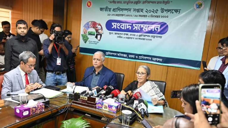 ফিডের দাম কমাতে উৎপাদন খরচ কমানোর উদ্যোগ নেবে সরকার: ফরিদা আখতার