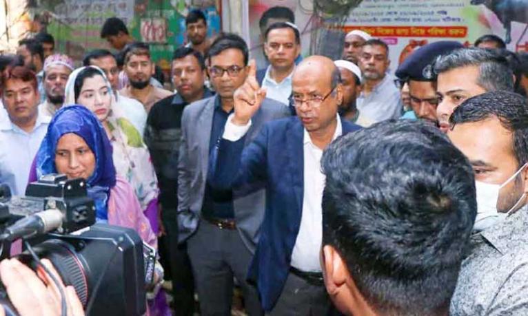 ঝুঁকিপূর্ণ স্থাপনায় জরুরি সতর্কবার্তা রাজউক চেয়ারম্যানের