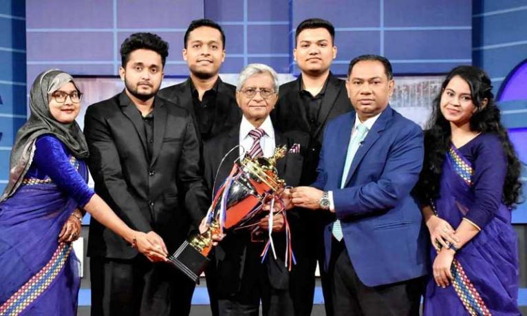 সরকার কিছু তরুণকে নানা সুযোগ-সুবিধা দিয়ে বিপথগামী করেছে : সুব্রত চৌধুরী