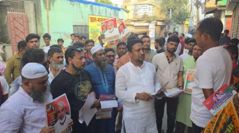 সিদ্ধিরগঞ্জে মান্নানের পক্ষে সাহেদের গণসংযোগ ও লিফলেট বিতরণ