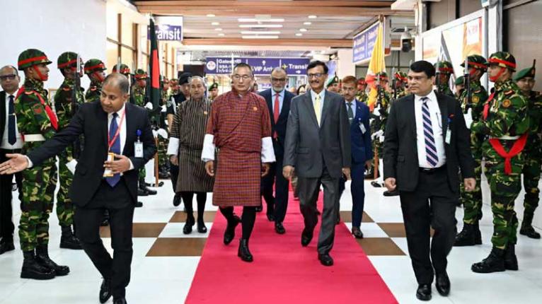 ঢাকা ছাড়লেন ভুটানের প্রধানমন্ত্রী