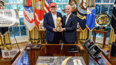 ফিফা থেকে শান্তিতে পুরস্কার পাচ্ছেন ট্রাম্প!