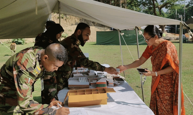 রাঙামাটির দুর্গম পাহাড়ে সেনাবাহিনীর ফ্রি মেডিকেল ক্যাম্পেইন