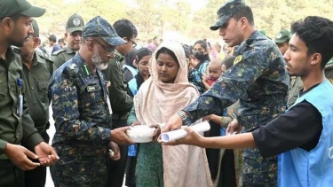 আগুনে ক্ষতিগ্রস্ত কড়াইলবাসীর জন্য জরুরি মানবিক সেবাকেন্দ্র চালু আনসার-ভিডিপির